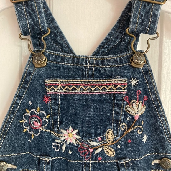Baby Gap embroidered overalls, 6-12 months - Picture 2 of 7